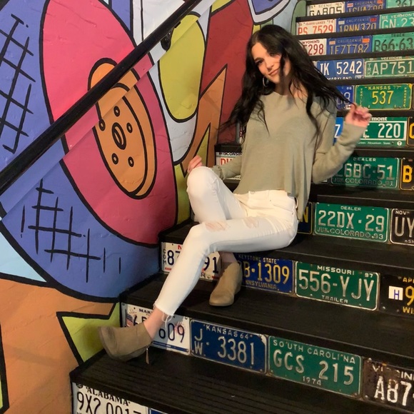 Meet your Posher, Traci - Picture 8 of 9